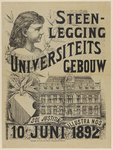 217545 Gezicht op het Academiegebouw (Munsterkekrhof 29) te Utrecht, met het portret van prinses Wilhelmina en het ...